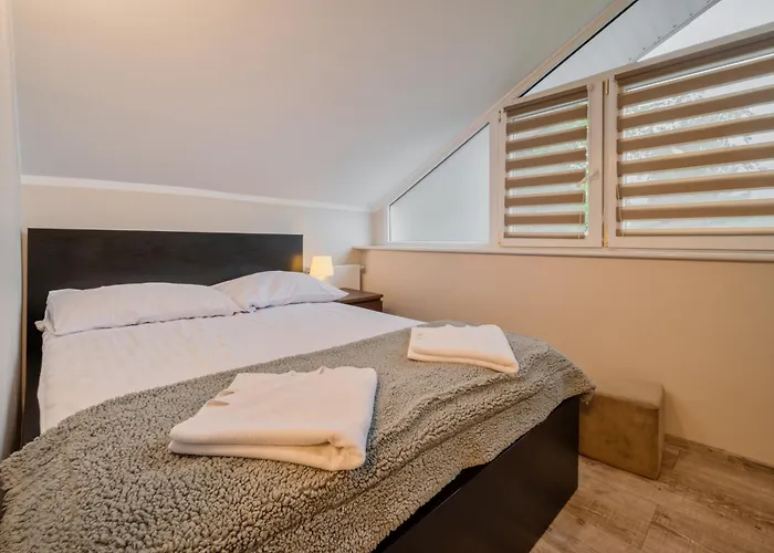 Zakatek كارباش