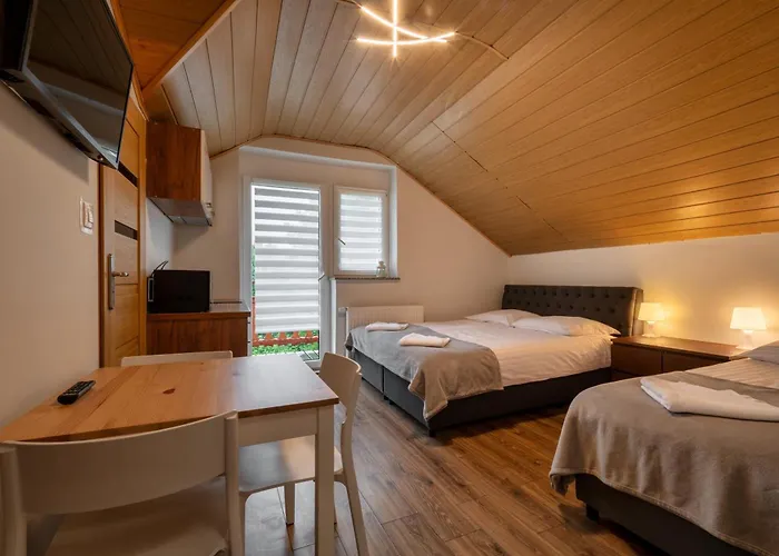 Zakatek كارباش