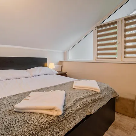 Zakatek كارباش