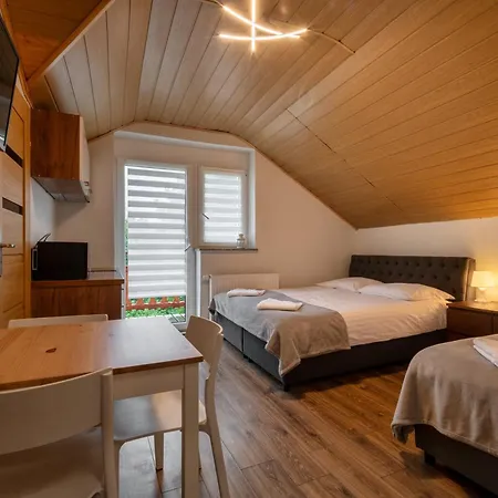 Zakatek كارباش